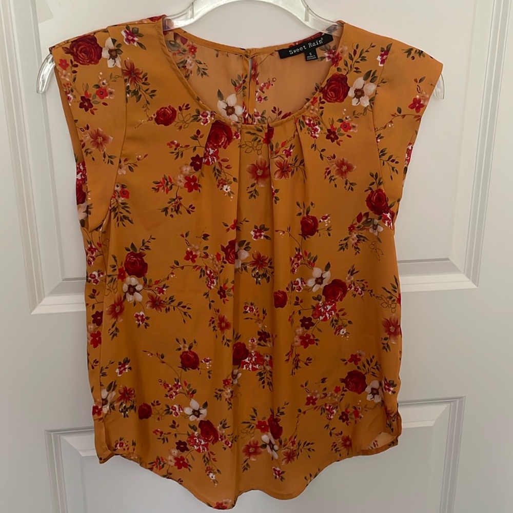 Sweet Rain Marigold Floral Top Small